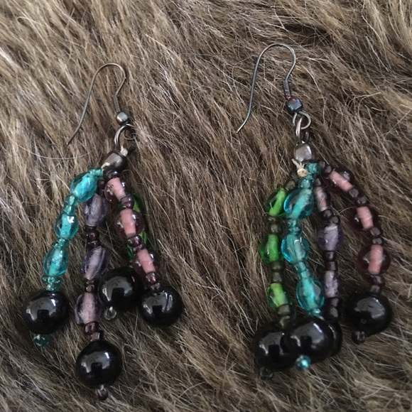 Glass bead & seed bead dangle fish hook earrings - Picture 2 of 3
